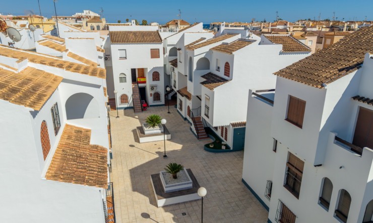 Re-Sale - Apartment - Torrevieja - Playa Los Naufragos