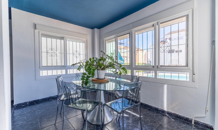 Re-Sale - Apartment - Torrevieja - Playa Los Naufragos