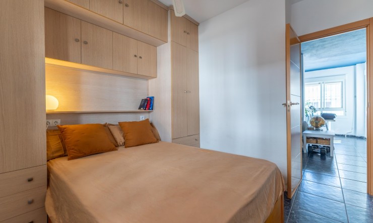 Re-Sale - Apartment - Torrevieja - Playa Los Naufragos