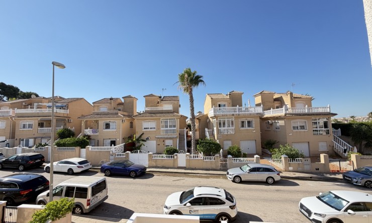 Re-Sale - Apartment - Orihuela Costa - Villamartin
