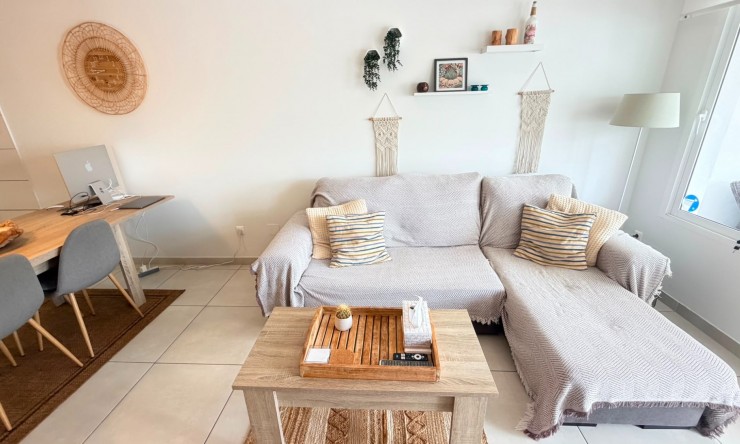 Re-Sale - Apartment - Torrevieja - Aguas Nuevas