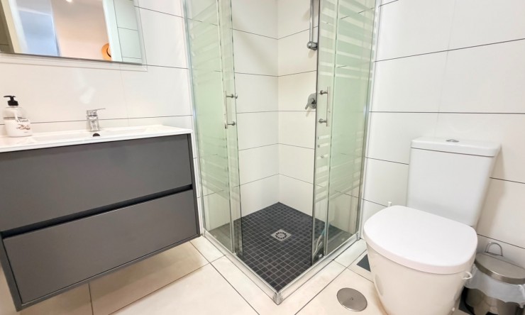 Re-Sale - Apartment - Torrevieja - Aguas Nuevas