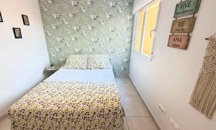 Re-Sale - Apartment - Torrevieja - Aguas Nuevas