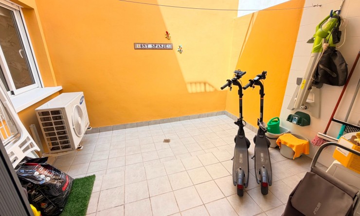 Re-Sale - Apartment - Torrevieja - Aguas Nuevas