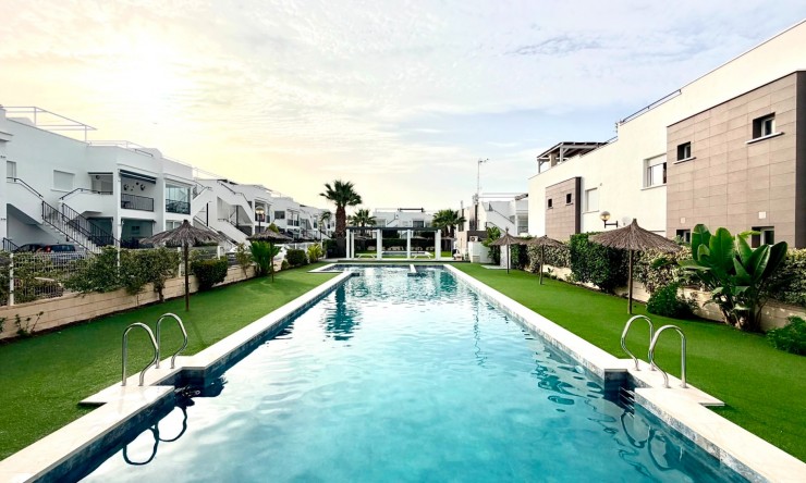 Re-Sale - Apartment - Torrevieja - Aguas Nuevas