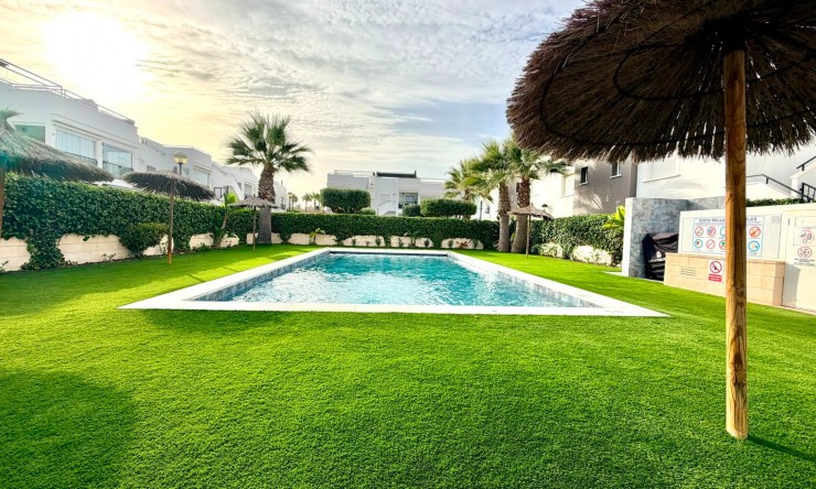 Re-Sale - Apartment - Torrevieja - Aguas Nuevas