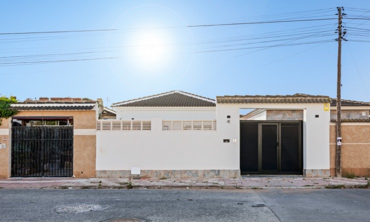 Reventa - Chalet - Torrevieja - El Chaparral