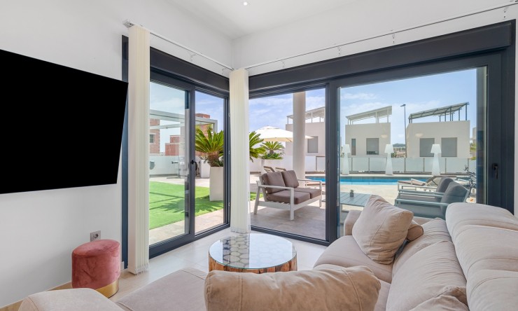 Reventa - Chalet - Orihuela Costa - Villamartin