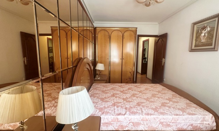 Re-Sale - Apartment - Torrevieja - Torrevieja - Centre