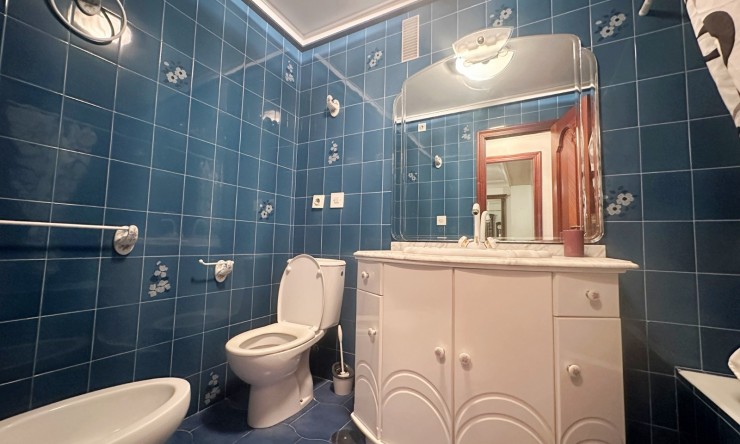 Re-Sale - Apartment - Torrevieja - Torrevieja - Centre