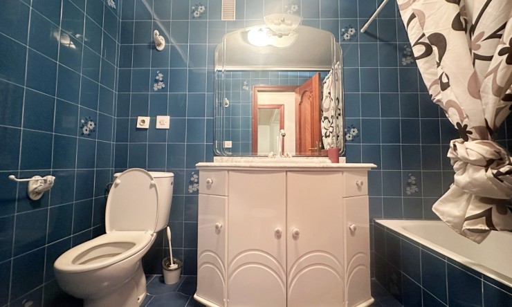 Re-Sale - Apartment - Torrevieja - Torrevieja - Centre