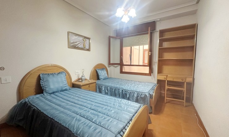 Re-Sale - Apartment - Torrevieja - Torrevieja - Centre