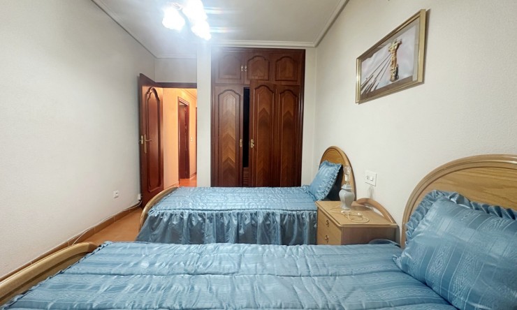 Re-Sale - Apartment - Torrevieja - Torrevieja - Centre