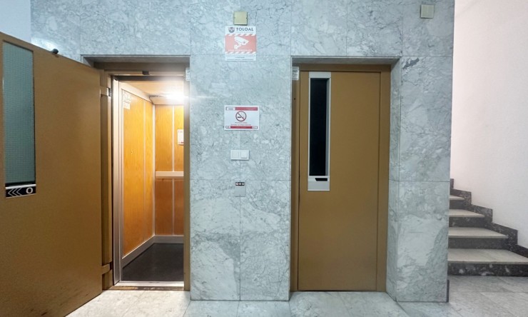 Re-Sale - Apartment - Torrevieja - Torrevieja - Centre