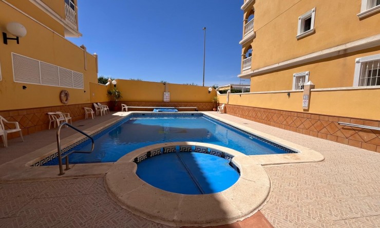 Reventa - Apartamento - Algorfa - Algorfa - Pueblo