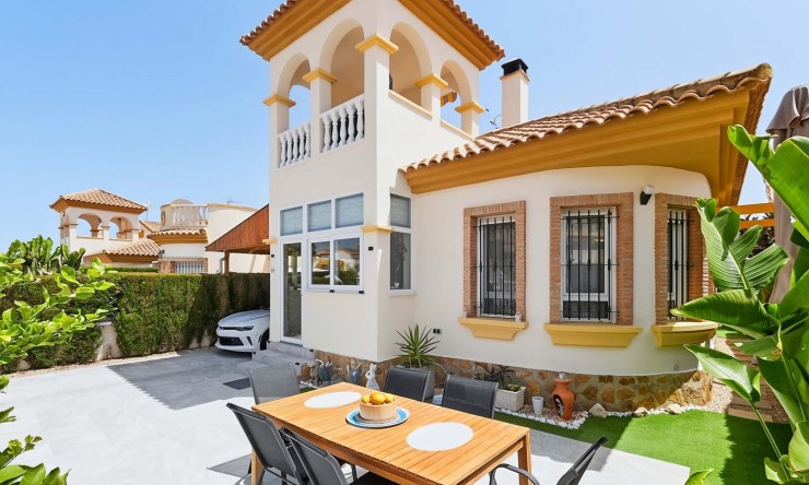 Videresalg - Frittliggende Villa - Pinar de Campoverde - Pinar de Campoverde - Landsby