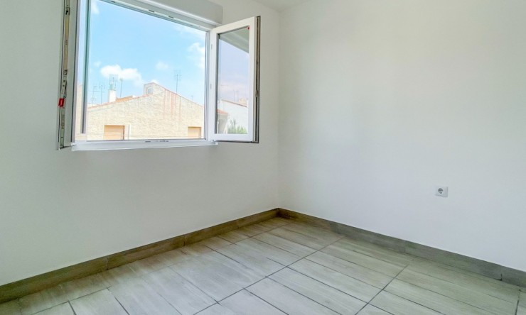 Re-Sale - Apartment - Torrevieja - Torrevieja - Centre