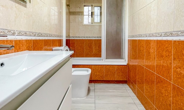 Re-Sale - Apartment - Torrevieja - Torrevieja - Centre
