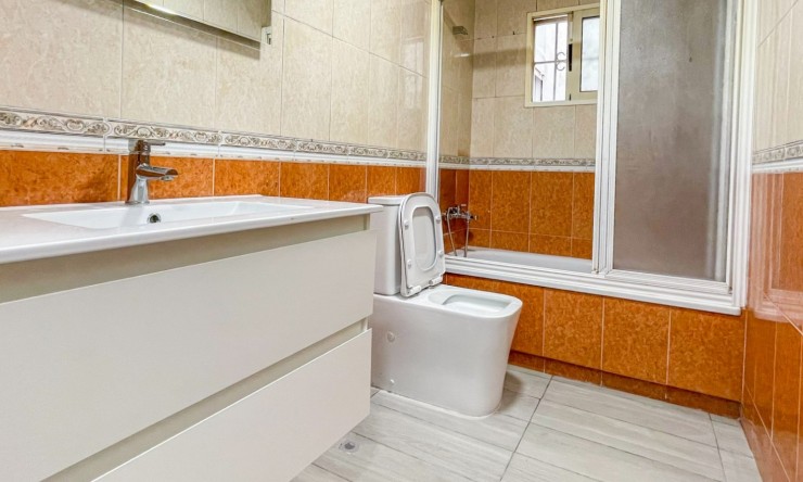 Re-Sale - Apartment - Torrevieja - Torrevieja - Centre