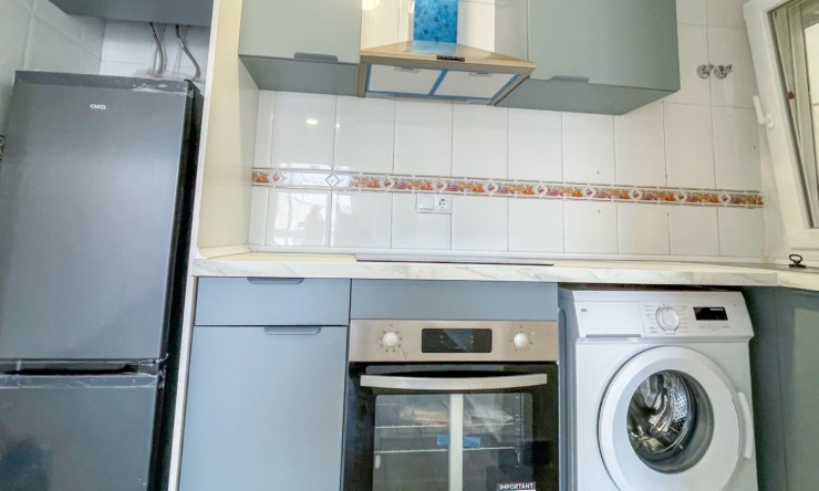 Re-Sale - Apartment - Torrevieja - Torrevieja - Centre