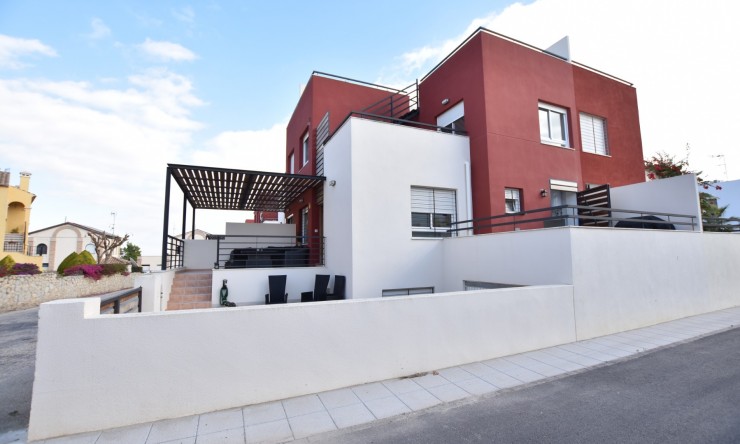 Videresalg - Frittliggende Villa - Algorfa - La Finca Golf Resort