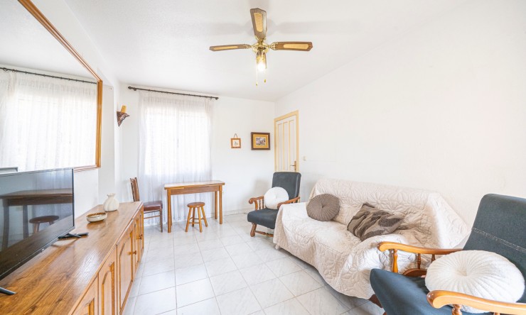 Re-Sale - Apartment - Torrevieja - Aguas Nuevas