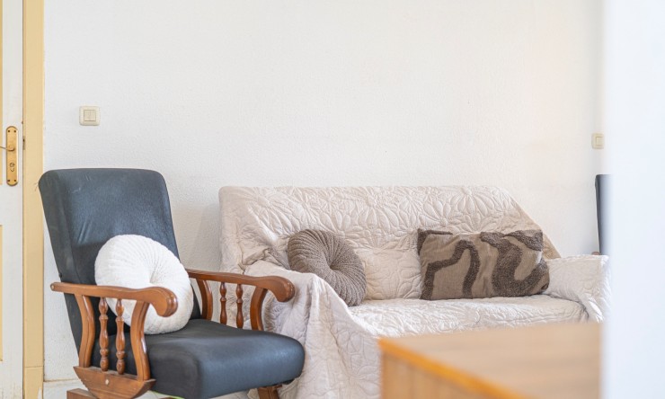 Re-Sale - Apartment - Torrevieja - Aguas Nuevas