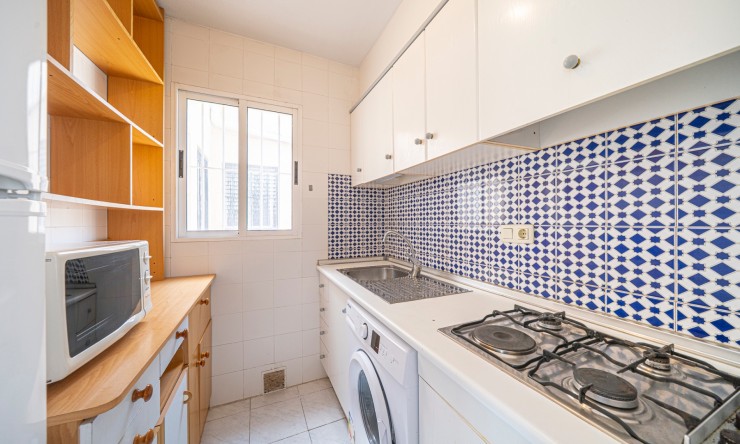 Re-Sale - Apartment - Torrevieja - Aguas Nuevas