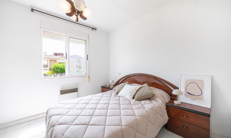 Re-Sale - Apartment - Torrevieja - Aguas Nuevas