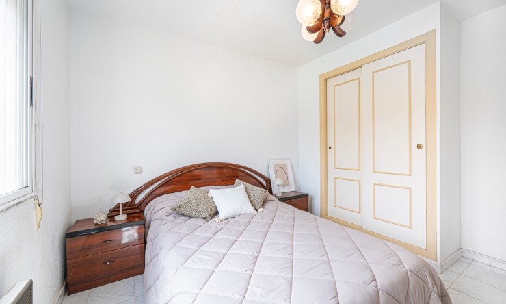 Re-Sale - Apartment - Torrevieja - Aguas Nuevas