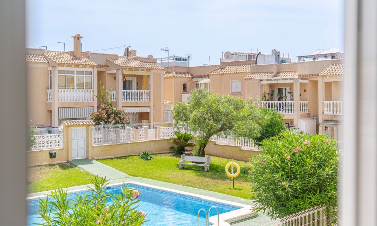 Re-Sale - Apartment - Torrevieja - Aguas Nuevas
