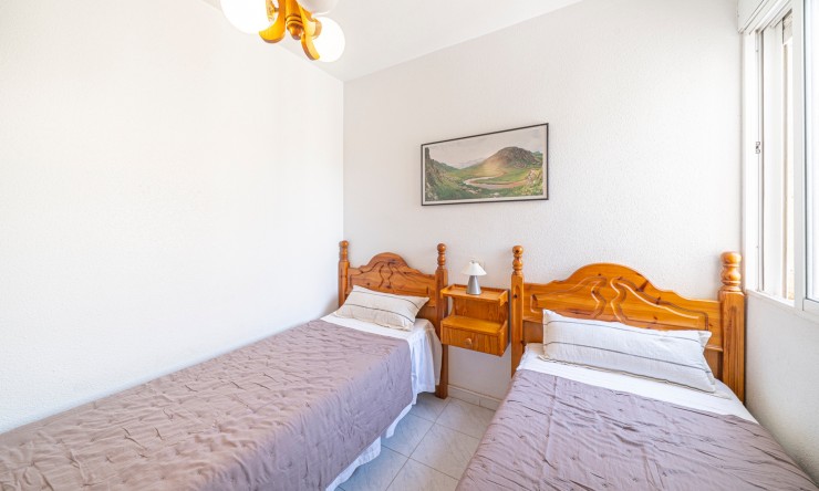 Re-Sale - Apartment - Torrevieja - Aguas Nuevas