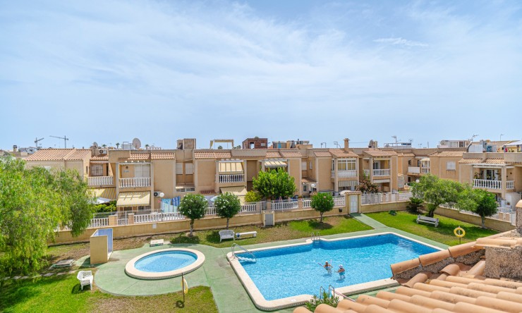 Re-Sale - Apartment - Torrevieja - Aguas Nuevas