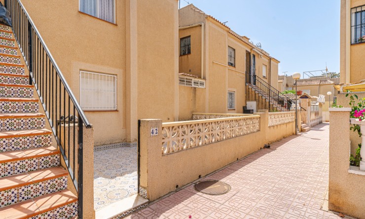 Re-Sale - Apartment - Torrevieja - Aguas Nuevas