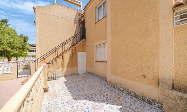 Re-Sale - Apartment - Torrevieja - Aguas Nuevas