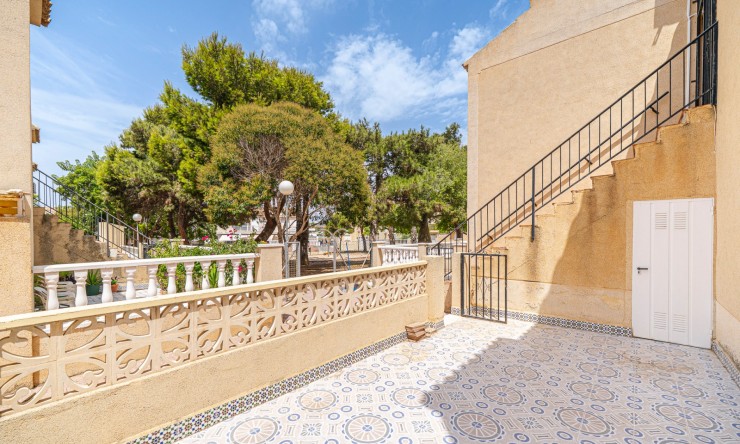 Re-Sale - Apartment - Torrevieja - Aguas Nuevas