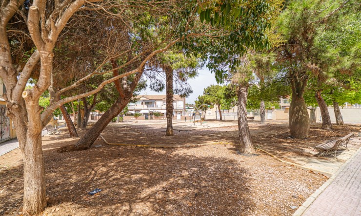 Re-Sale - Apartment - Torrevieja - Aguas Nuevas