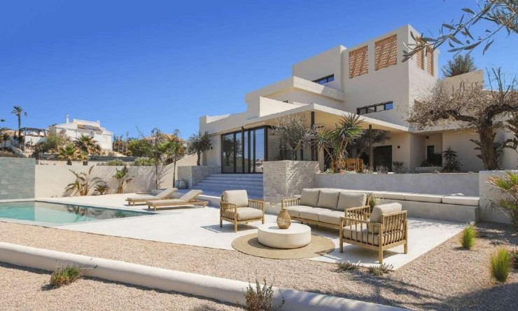 Nueva - Chalet - La Marina - La Escuera