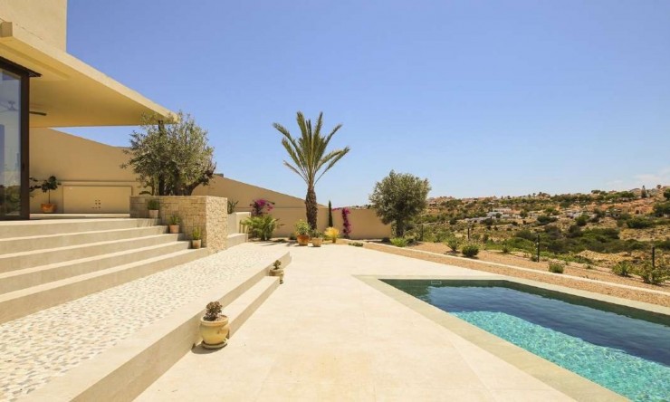 Nueva - Chalet - La Marina - La Escuera