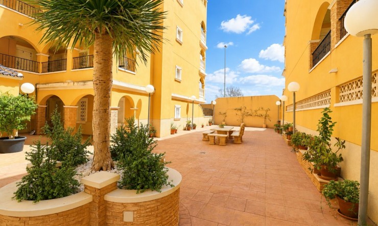 Re-Sale - Apartment - Algorfa - Algorfa - Village