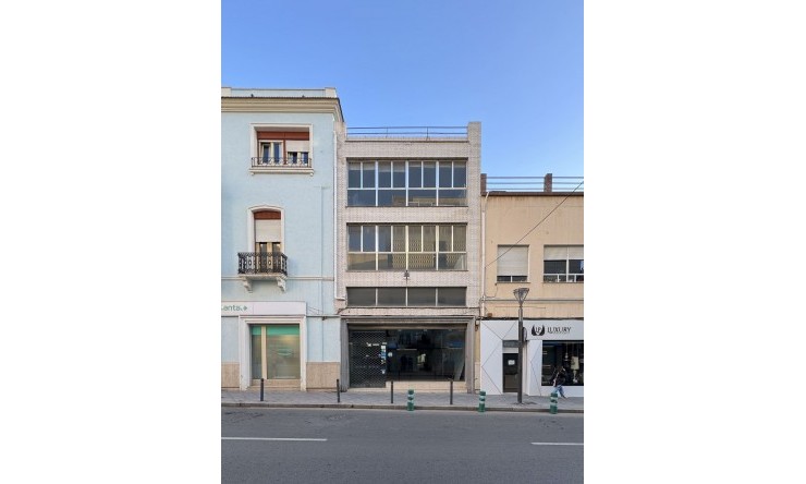 Re-Sale - Building (Mixed-Use) - Torrevieja - Torrevieja - Centre