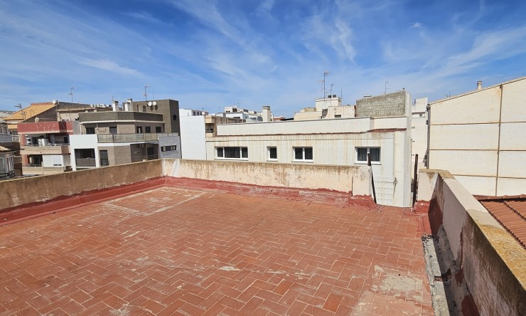 Re-Sale - Building (Mixed-Use) - Torrevieja - Torrevieja - Centre