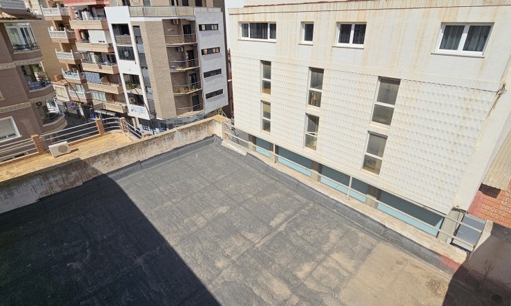 Re-Sale - Building (Mixed-Use) - Torrevieja - Torrevieja - Centre