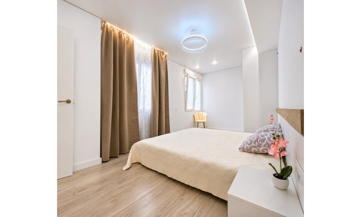 Re-Sale - Apartment - Torrevieja - Playa Acequion