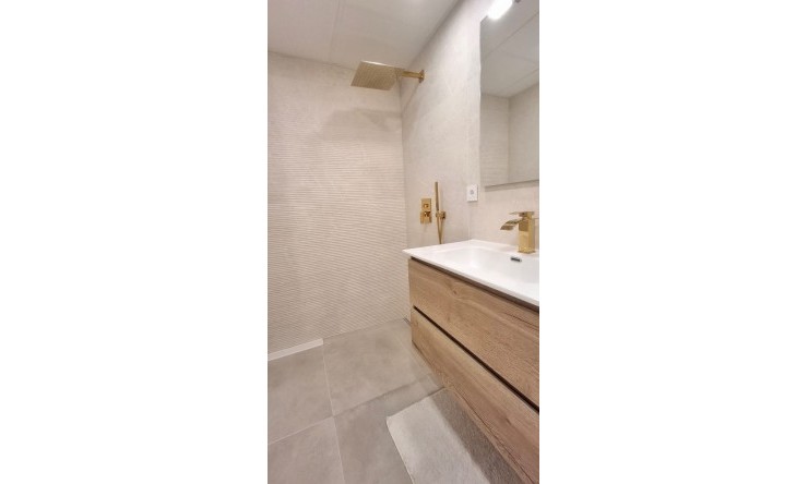 Re-Sale - Apartment - Torrevieja - Playa Acequion
