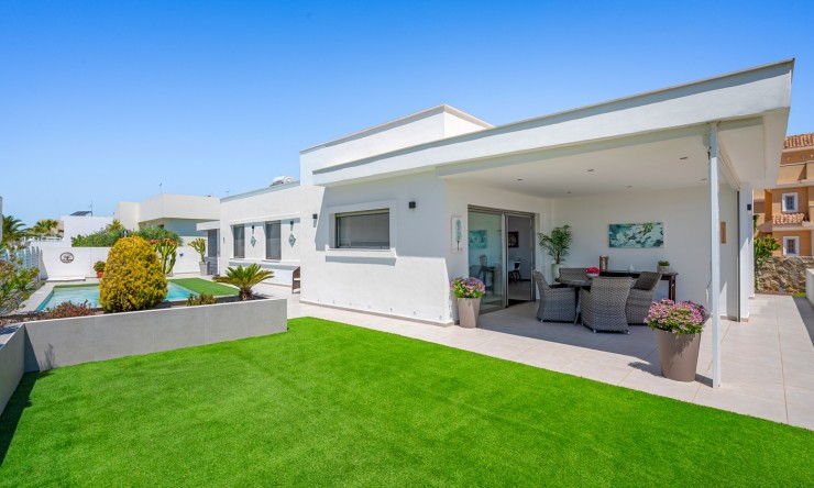 Re-Sale - Detached Villa - La Marina - La Marina - Urbanization