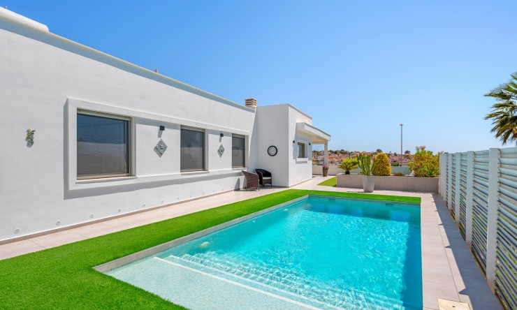 Re-Sale - Detached Villa - La Marina - La Marina - Urbanization