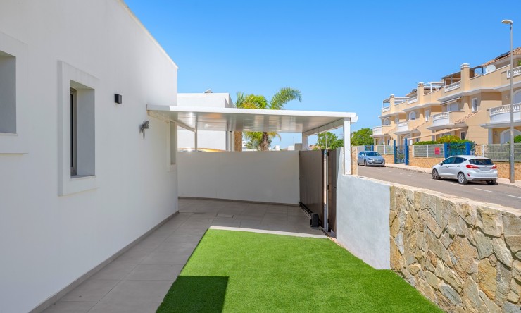 Re-Sale - Detached Villa - La Marina - La Marina - Urbanization