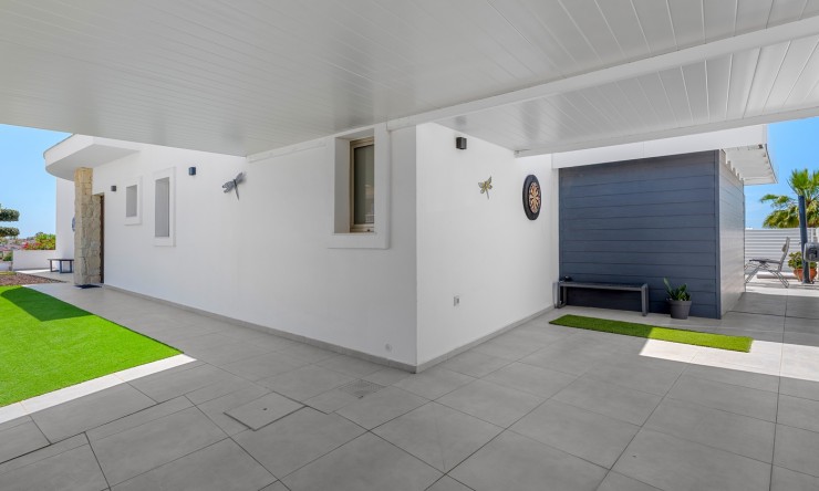 Re-Sale - Detached Villa - La Marina - La Marina - Urbanization