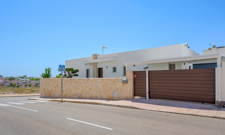 Re-Sale - Detached Villa - La Marina - La Marina - Urbanization